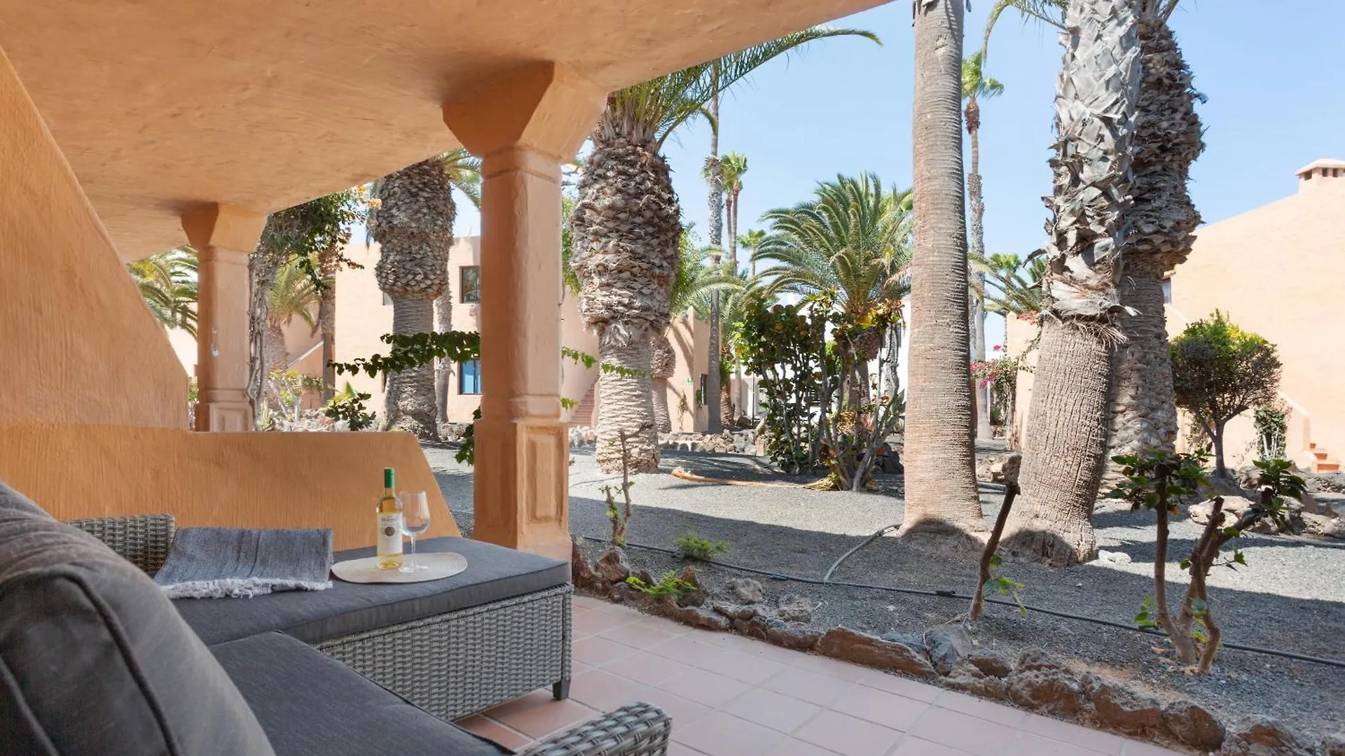 Oasis Duna Surfhouse Corralejo Pool